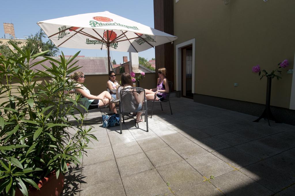 Penzion Cernej Ptak Jindřichův Hradec Exterior foto