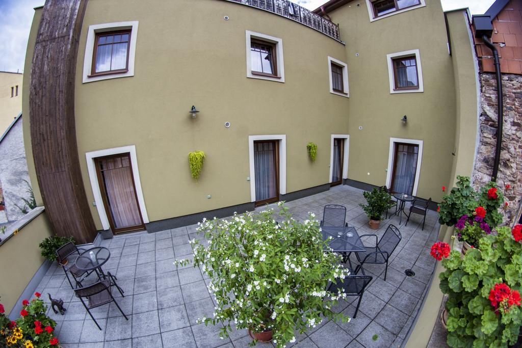 Penzion Cernej Ptak Jindřichův Hradec Exterior foto