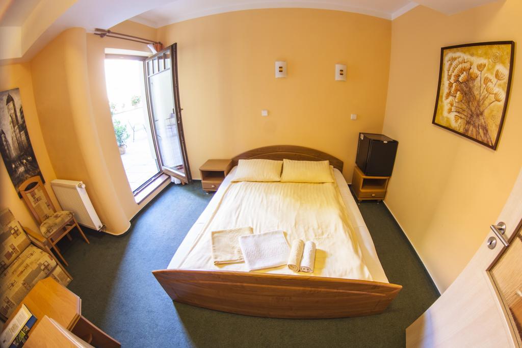 Penzion Cernej Ptak Jindřichův Hradec Exterior foto
