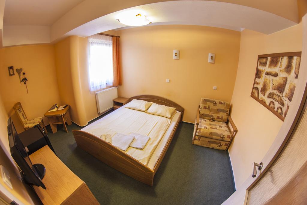 Penzion Cernej Ptak Jindřichův Hradec Exterior foto